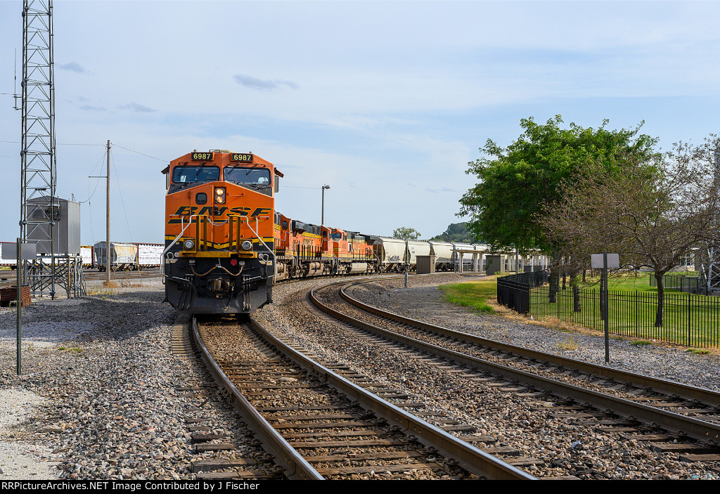 BNSF 6987